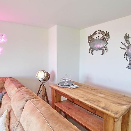 Host & Stay - The Cinder Track Hideaway Уитби Экстерьер фото